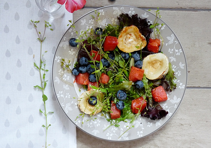 Salat mit Vogelmiere und gegrillter Wassermelone